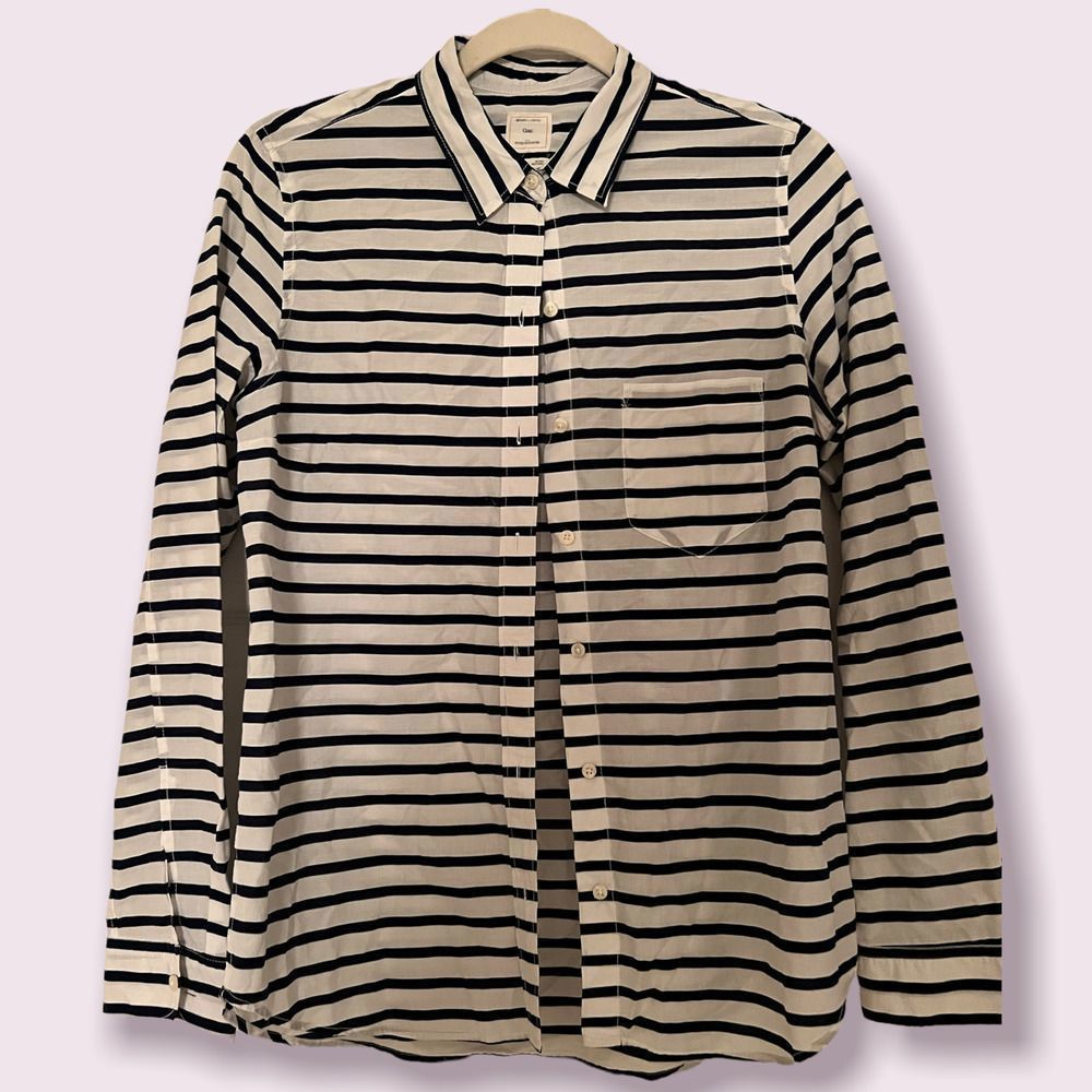 Gap blue and white striped fitted boyfriend shirt- Size Small